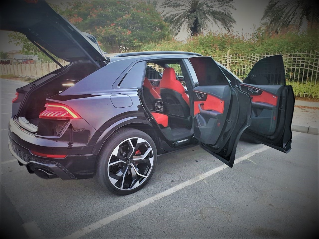 Audi RSQ8