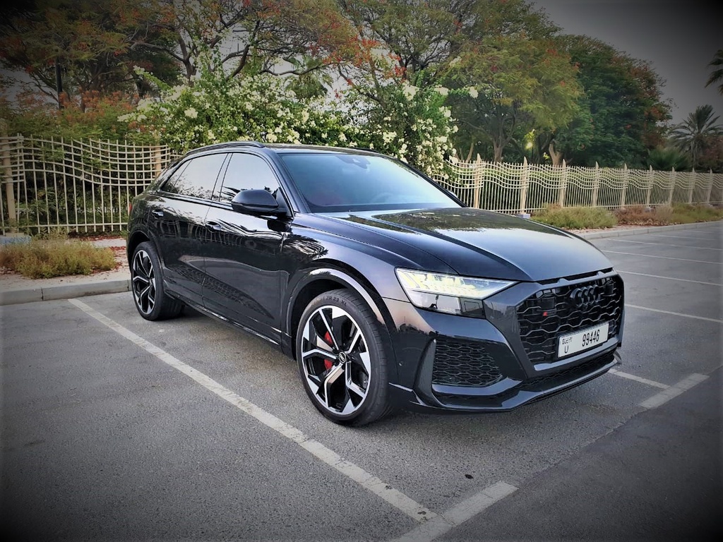 Audi RSQ8