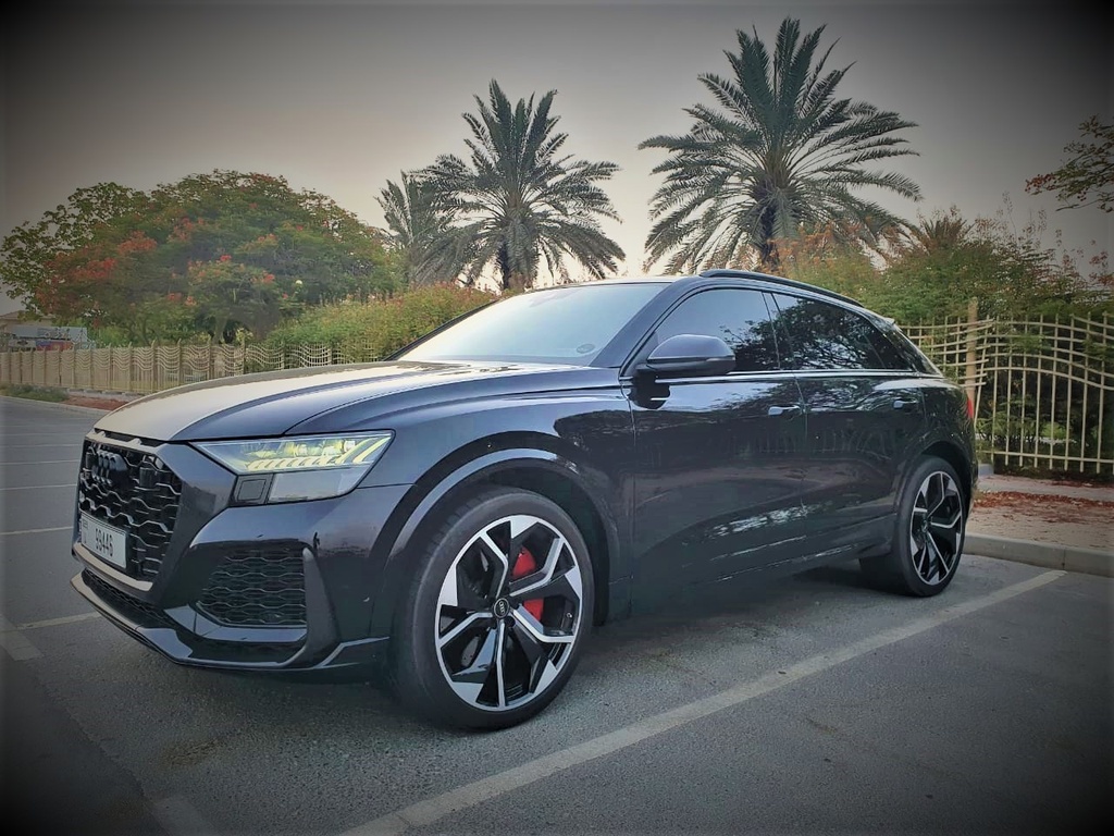 Audi RSQ8