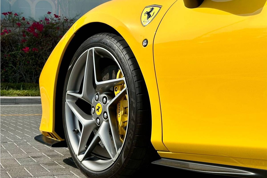Ferrari F8 Spider 2024 yellow edition