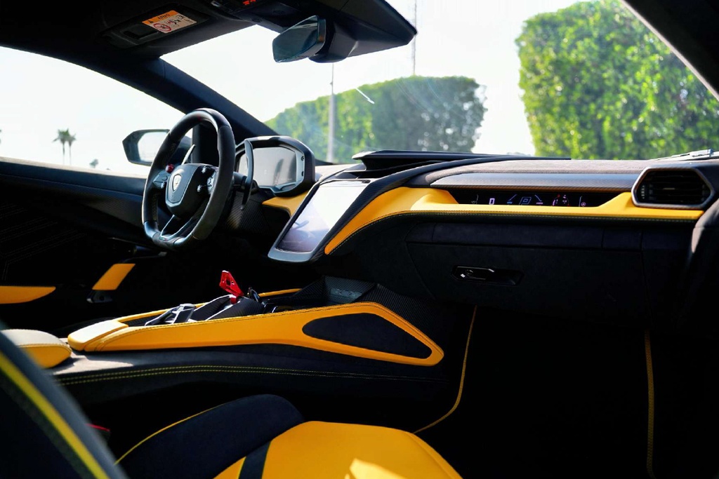 lamborghini Revuelto