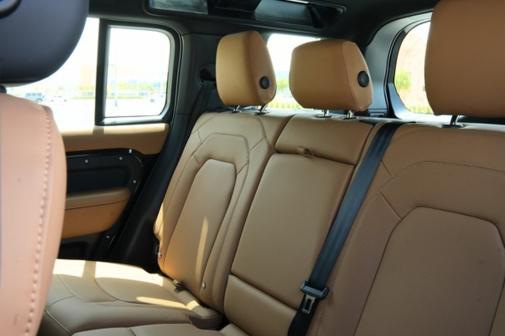 Land Rover Defender 2025 Black