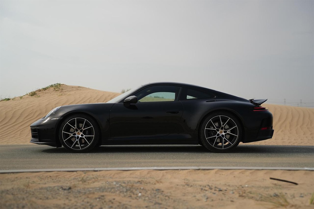 Porsche Carrera Black
