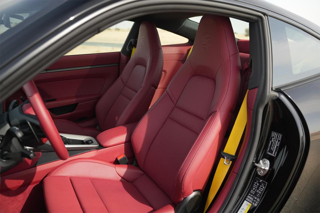 Porsche Carrera Black