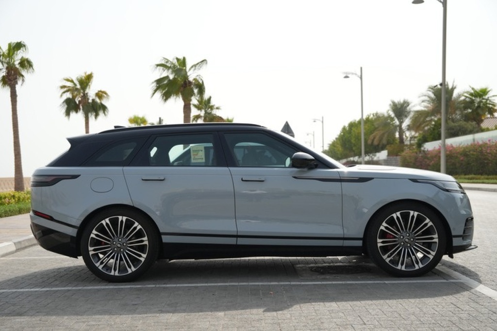 Range Rover Velar Nardo 2025 ( Grey )