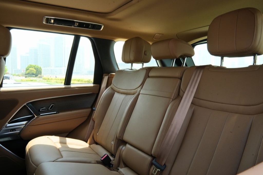 Range Rover Vogue 2025 ( White )