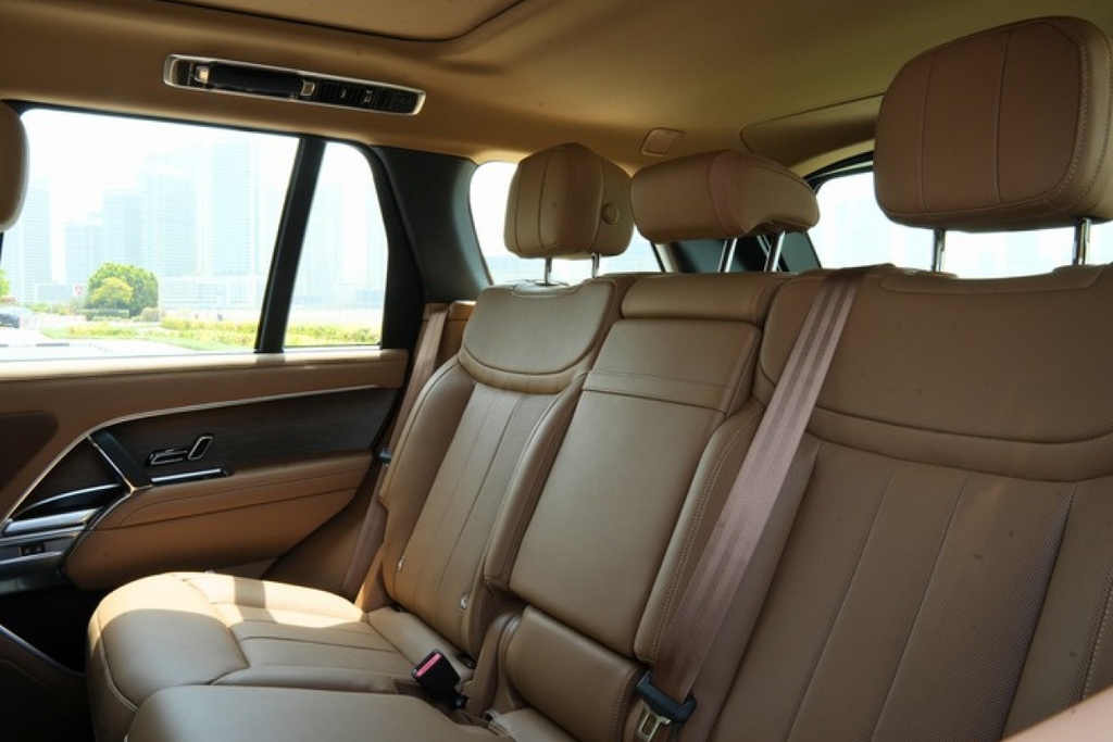 Range Rover Vogue 2025 ( Black )