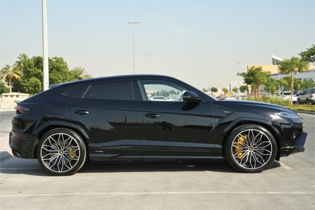 Lamborghini Urus Black 2024