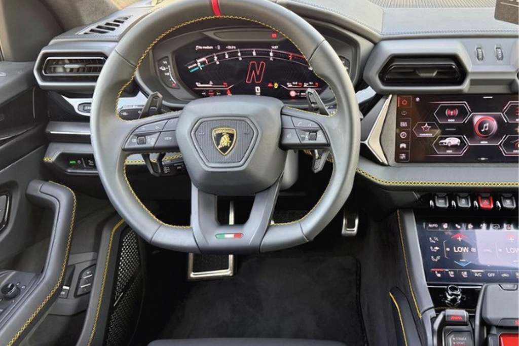 Lamborghini Urus Black 2024