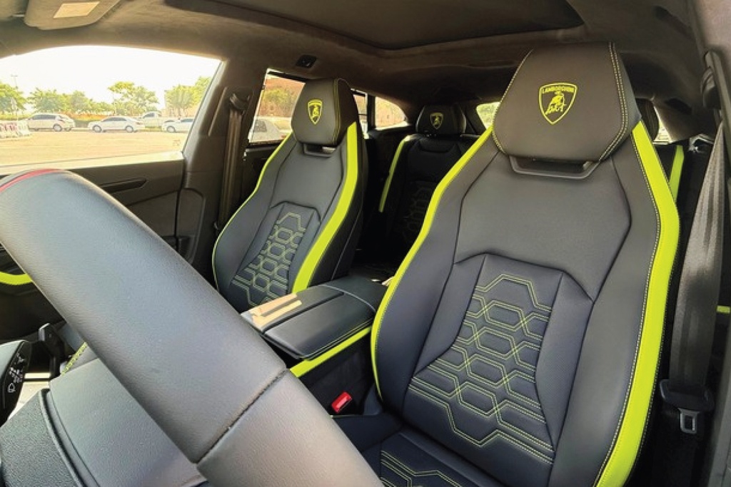 Lamborghini Urus Green 