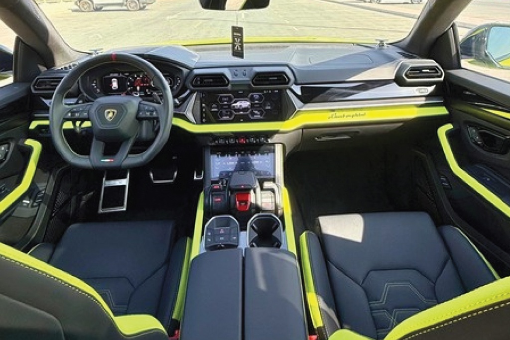 Lamborghini Urus Green 
