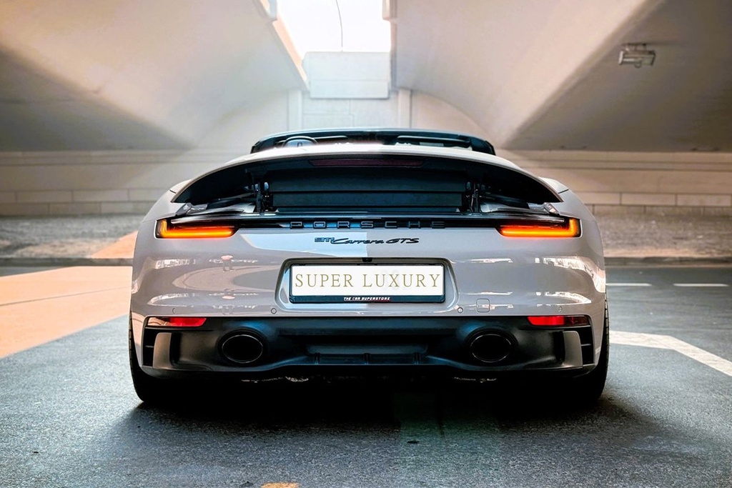 Porsche 911 Carrera GTS