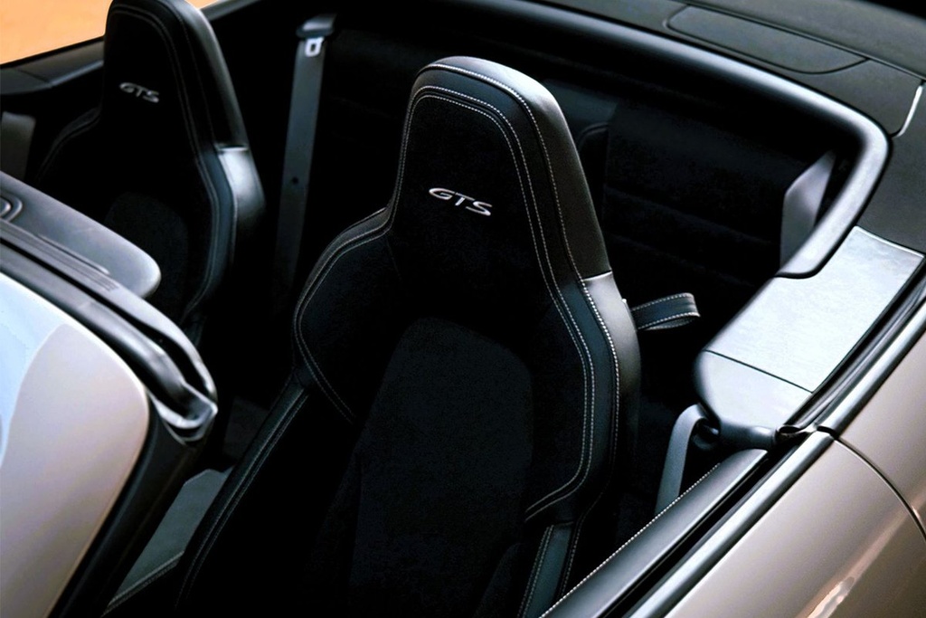 Porsche 911 Carrera GTS